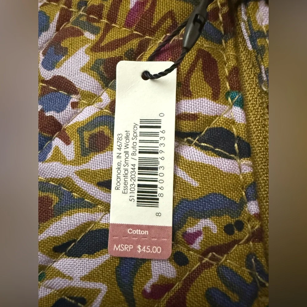 Vera Bradley Small Wallet in Buta Spray - Picture 4 of 4